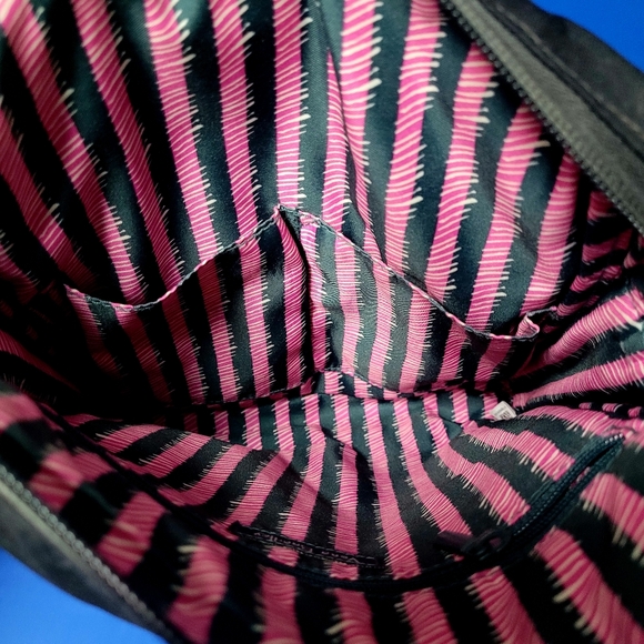 Vera Bradley Midtown Black Nylon Canvas Women's Crossbody Bag - Picture 4 of 10